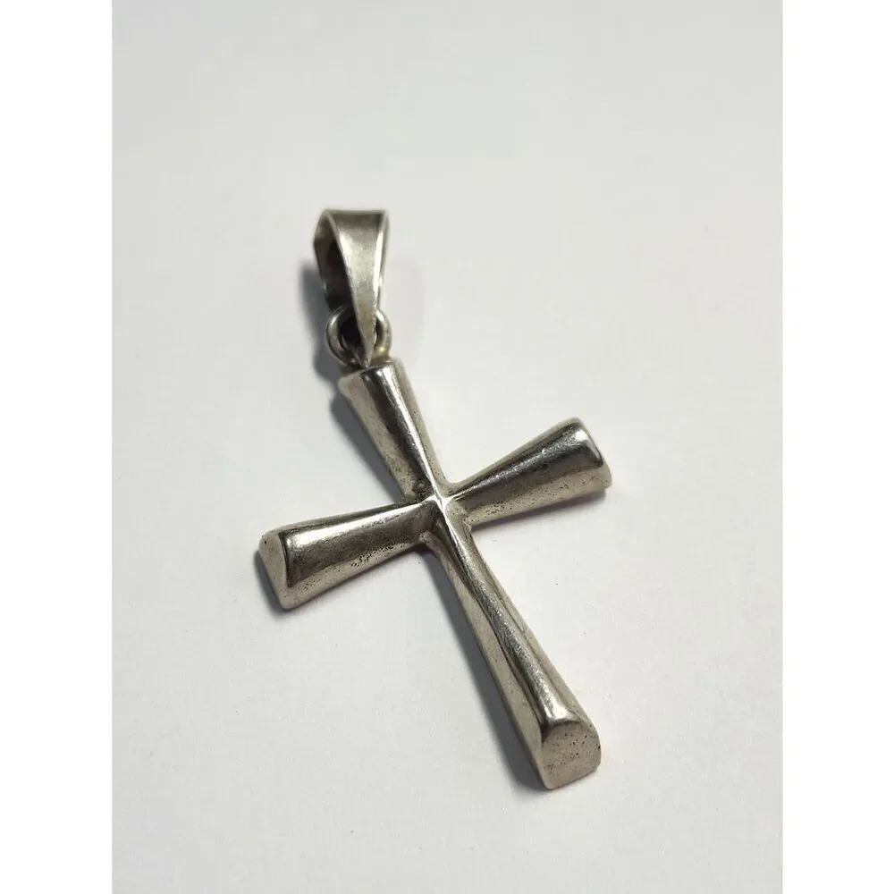 Sterling Silver Cross Pendant - Sculpted Design Mexico 925